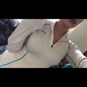 Under armour fitted sweatshirt